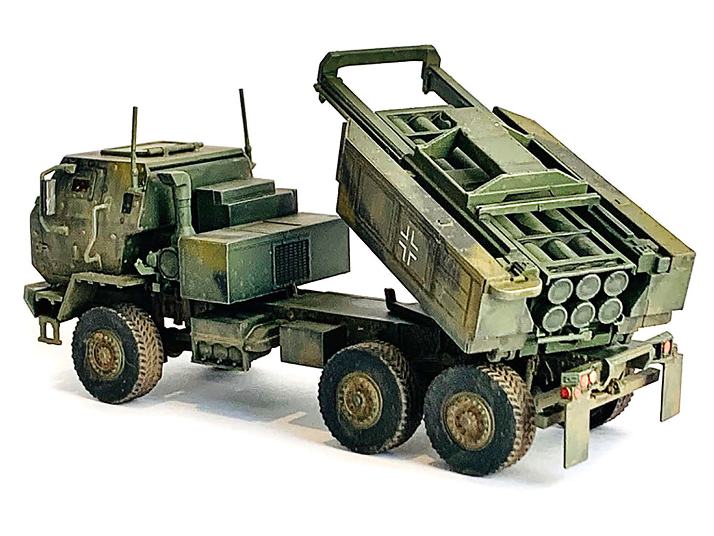 Ukraine M142 High Mobility Artillery Rocket System (HIMARS) Green Camouflage "NEO Dragon Armor" Series 1/72 Plastic Model by Dragon Models-DiecastModeler.com