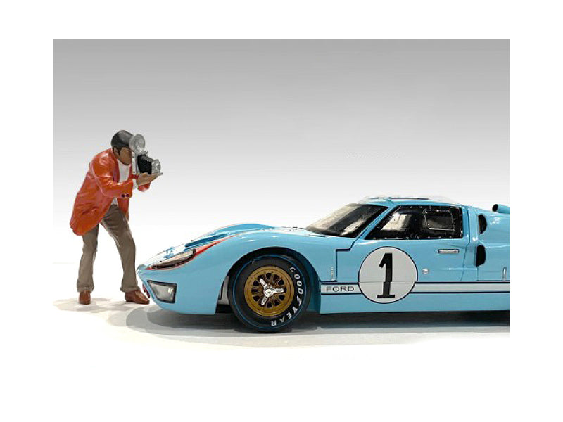 "Race Day 1" Figurine III for 1/24 Scale Models by American Diorama-DiecastModeler.com