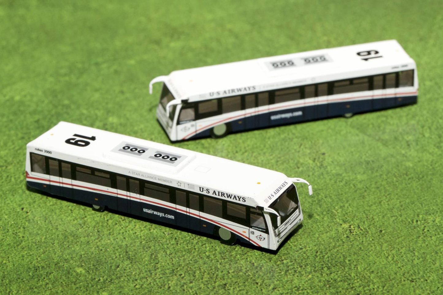 Cobus 3000 Passenger Bus White and Blue "US Airways Shuttle Bus" 2 Piece Set "Gemini 200" Series Diecast Models by GeminiJets-DiecastModeler.com