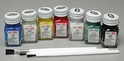 Paints & Brushes - DiecastModeler.com