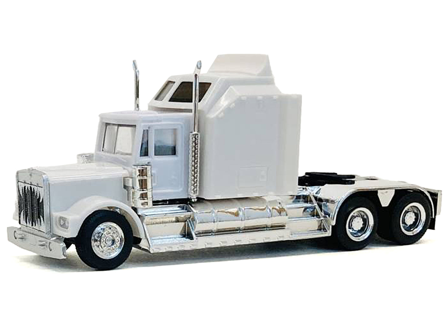 Kenworth W900 with Extra Large Sleeper White 1/87 (HO) Plastic Model Car by Promotex-DiecastModeler.com