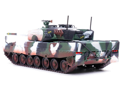 Leopard 2A4 Main Battle Tank with Snorkel "Winter Camouflage" German Army "Armor Premium" Series 1/72 Diecast Model by Panzerkampf-DiecastModeler.com
