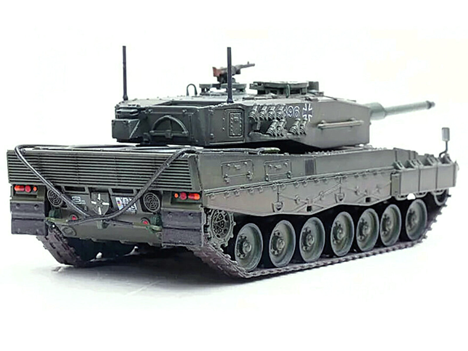 Leopard 2A4 Main Battle Tank with Snorkel "Green Camouflage" German Army "Armor Premium" Series 1/72 Diecast Model by Panzerkampf-DiecastModeler.com