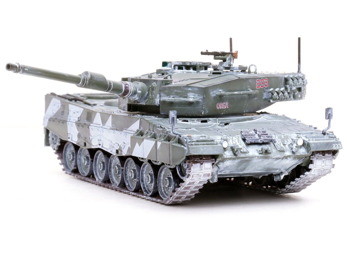 Leopard 2A4 Main Battle Tank with Snorkel "Winter Camouflage" Norwegian Army "Armor Premium" Series 1/72 Diecast Model by Panzerkampf-DiecastModeler.com
