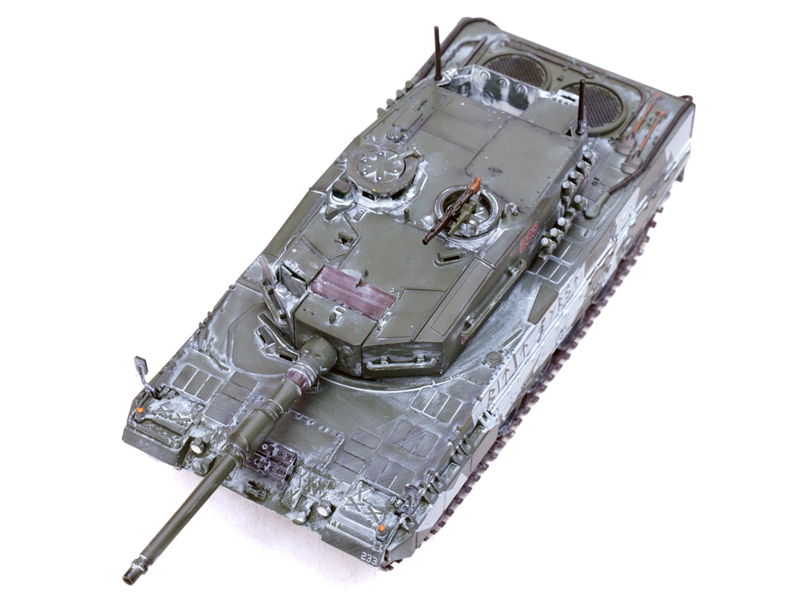 Leopard 2A4 Main Battle Tank with Snorkel "Winter Camouflage" Norwegian Army "Armor Premium" Series 1/72 Diecast Model by Panzerkampf-DiecastModeler.com