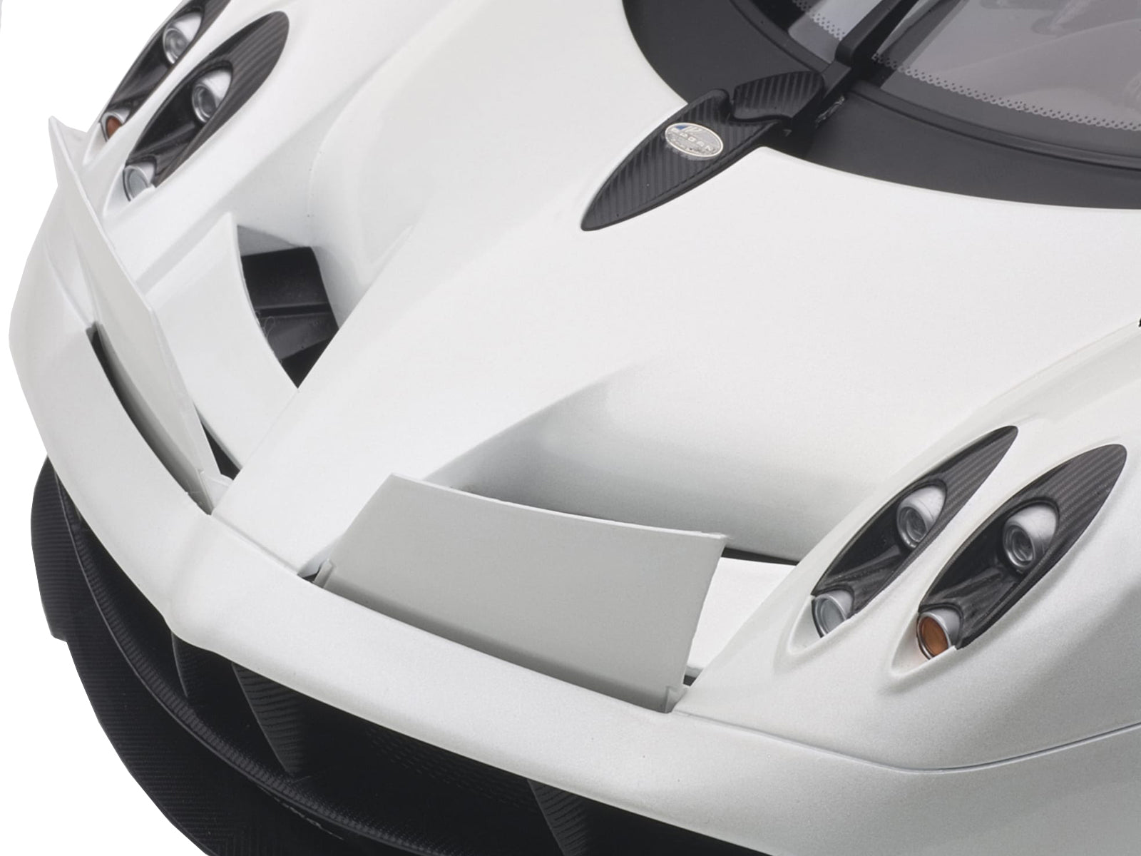 Pagani Huayra White 1/12 Model Car by Autoart-DiecastModeler.com