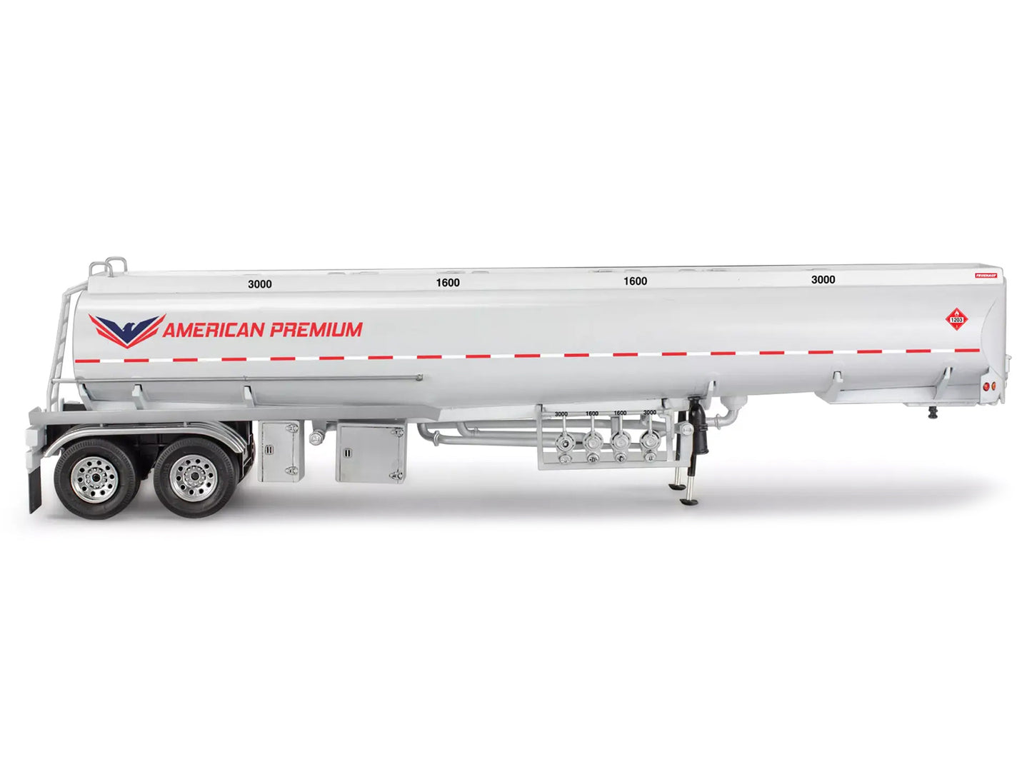 Level 4 Model Kit Fruehauf 40' Tanker Trailer 1/32 Scale Model by Revell-DiecastModeler.com