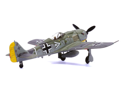 Focke-Wulf Fw 190A Aircraft "108-Victory Ace Hauptmann Hans 'Assi' Hahn Gruppenkommandeur III./JG 2 Richthofen France" (1942) German Luftwaffe 1/72 Diecast Model Airplane by Legion