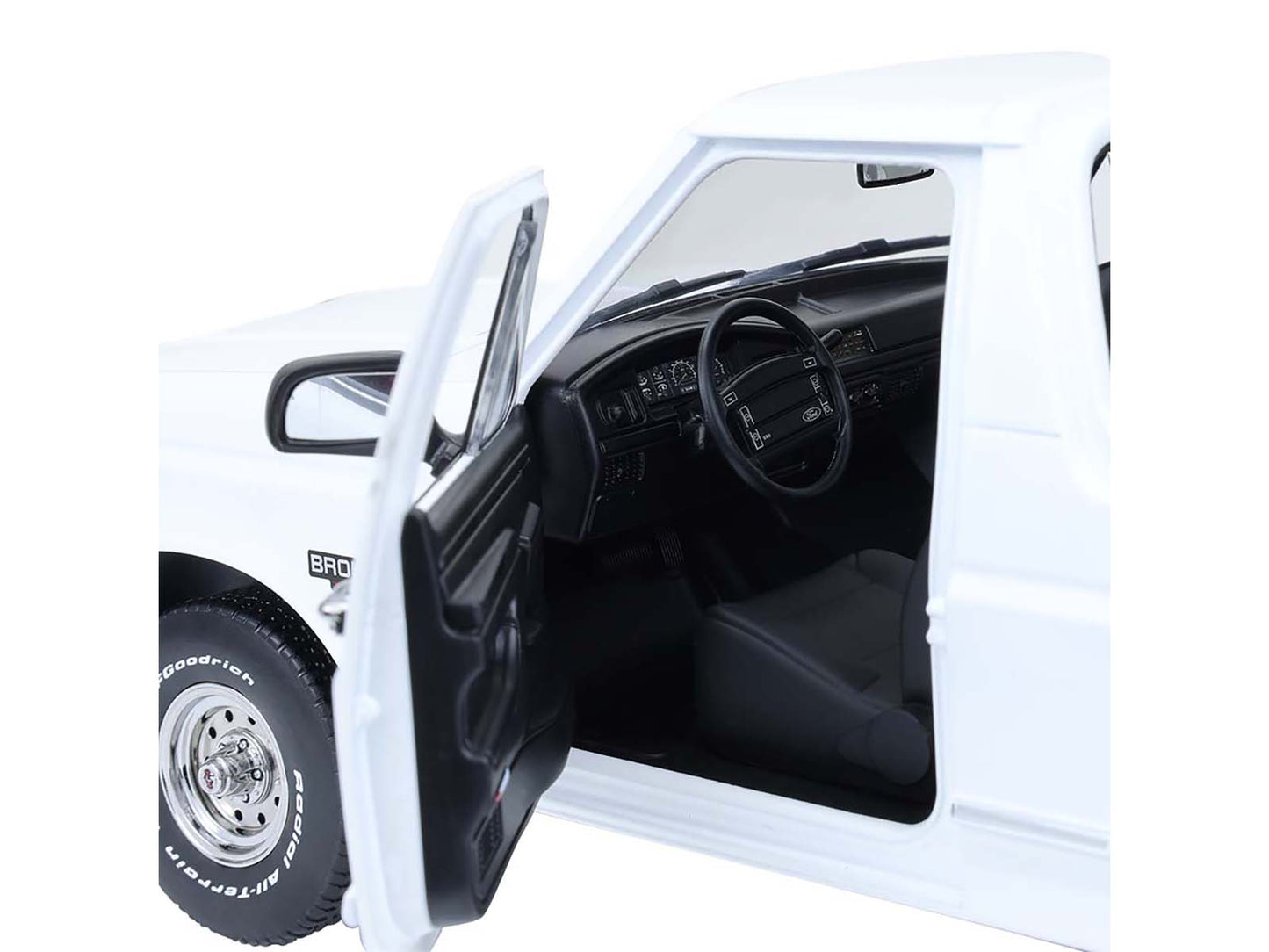 1993 Ford Bronco XLT Oxford White "Artisan Collection" 1/18 Diecast Model Car by Greenlight