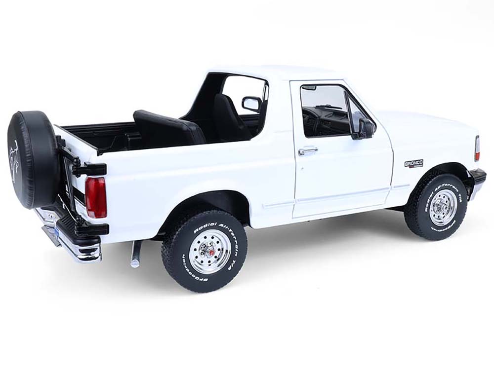 1993 Ford Bronco XLT Oxford White "Artisan Collection" 1/18 Diecast Model Car by Greenlight