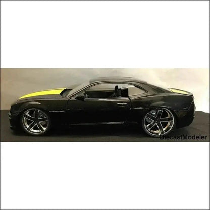 2010 Chevy Camaro SS Hard Top 1:24 scale diecast car-DiecastModeler.com