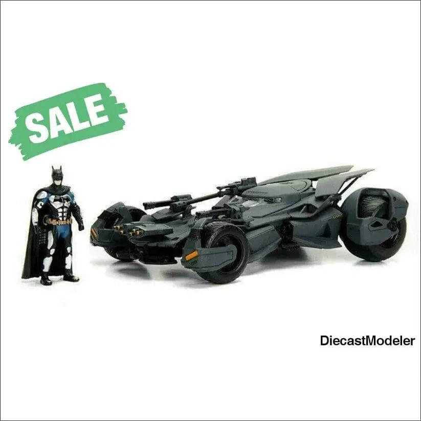 2017 Justice League Batmobile with Batman figure (1:24, diecast model car)-DiecastModeler.com