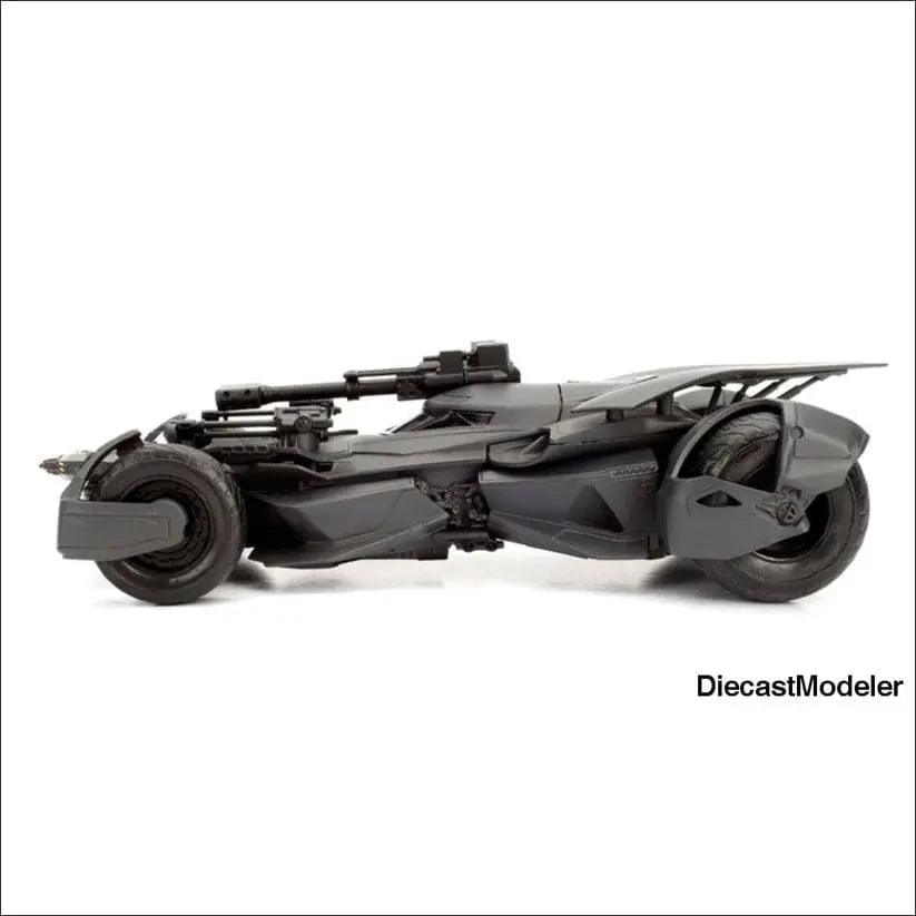 2017 Justice League Batmobile with Batman figure (1:24, diecast model car)-DiecastModeler.com