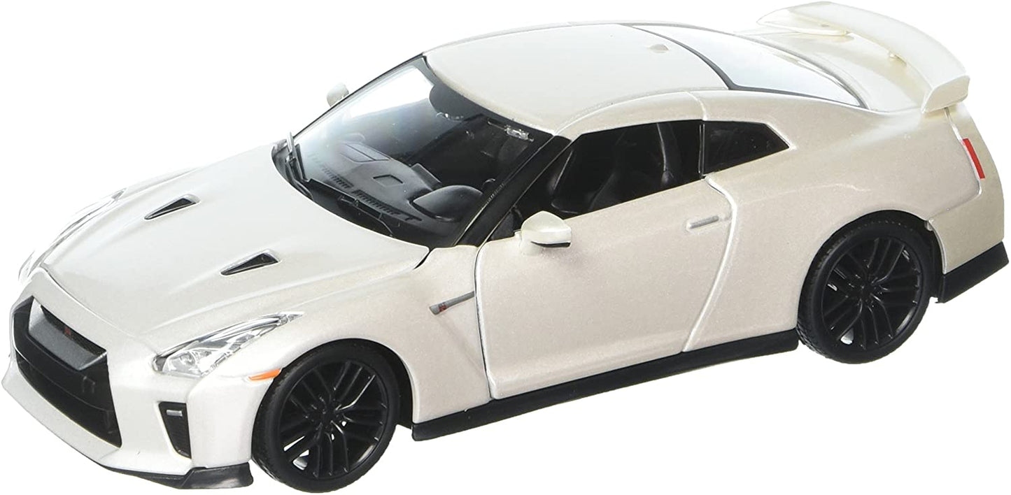 2017 Nissan GT-R R35 White 1/24 Diecast Model Car by Bburago-DiecastModeler.com