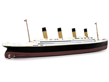 RMS Titanic Passenger Ship 1/1250 Diecast Model by Legendary Cruise Ships-DiecastModeler.com