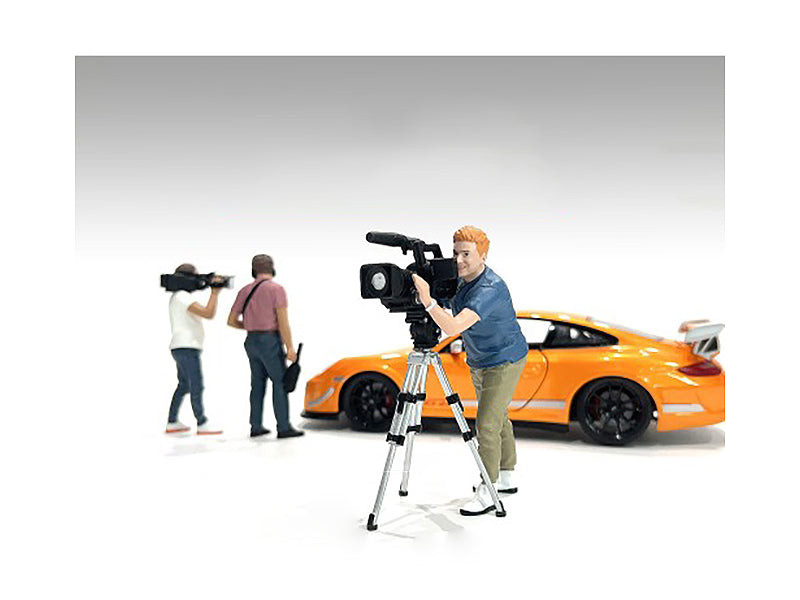 "On-Air" Figure 5 with Standing Camera for 1/24 Scale Models by American Diorama-DiecastModeler.com