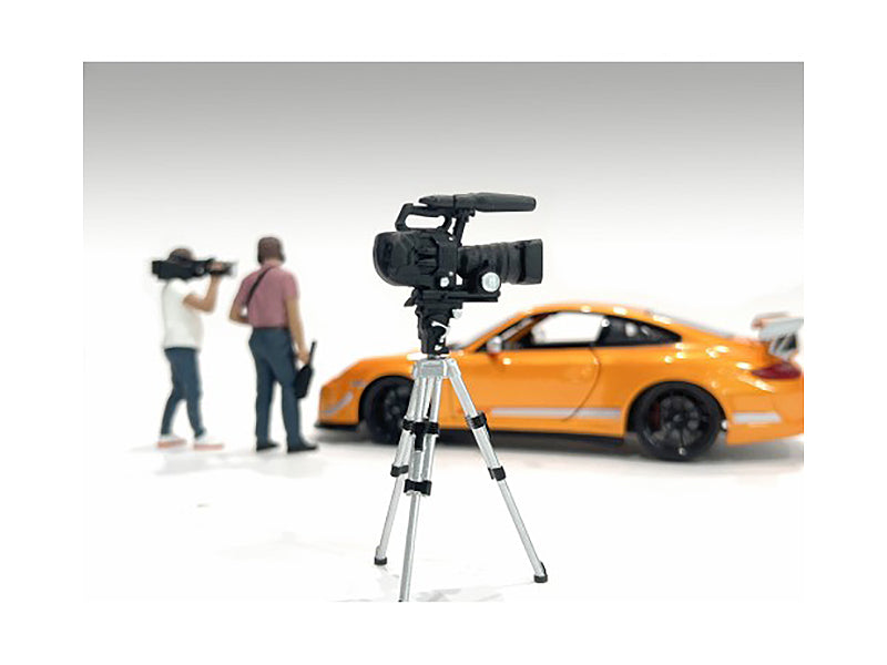"On-Air" Figure 5 with Standing Camera for 1/24 Scale Models by American Diorama-DiecastModeler.com