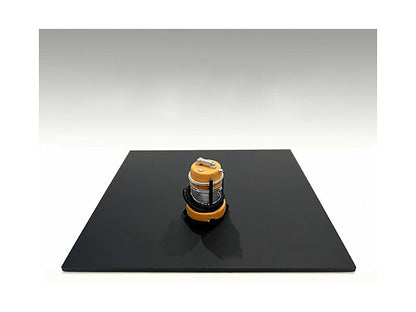 "Detail Masters" Figure 6 (Wet/Dry Vac) for 1/18 Scale Models by American Diorama-DiecastModeler.com