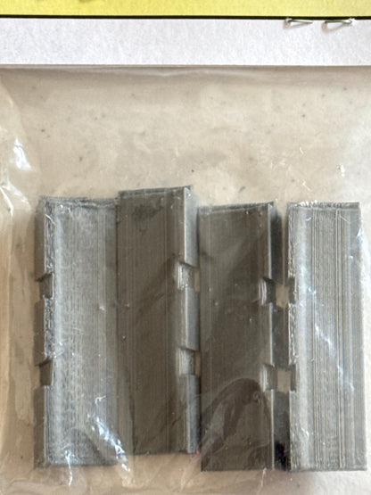 3-D to scale 164 Scale Highway barriers-DiecastModeler.com