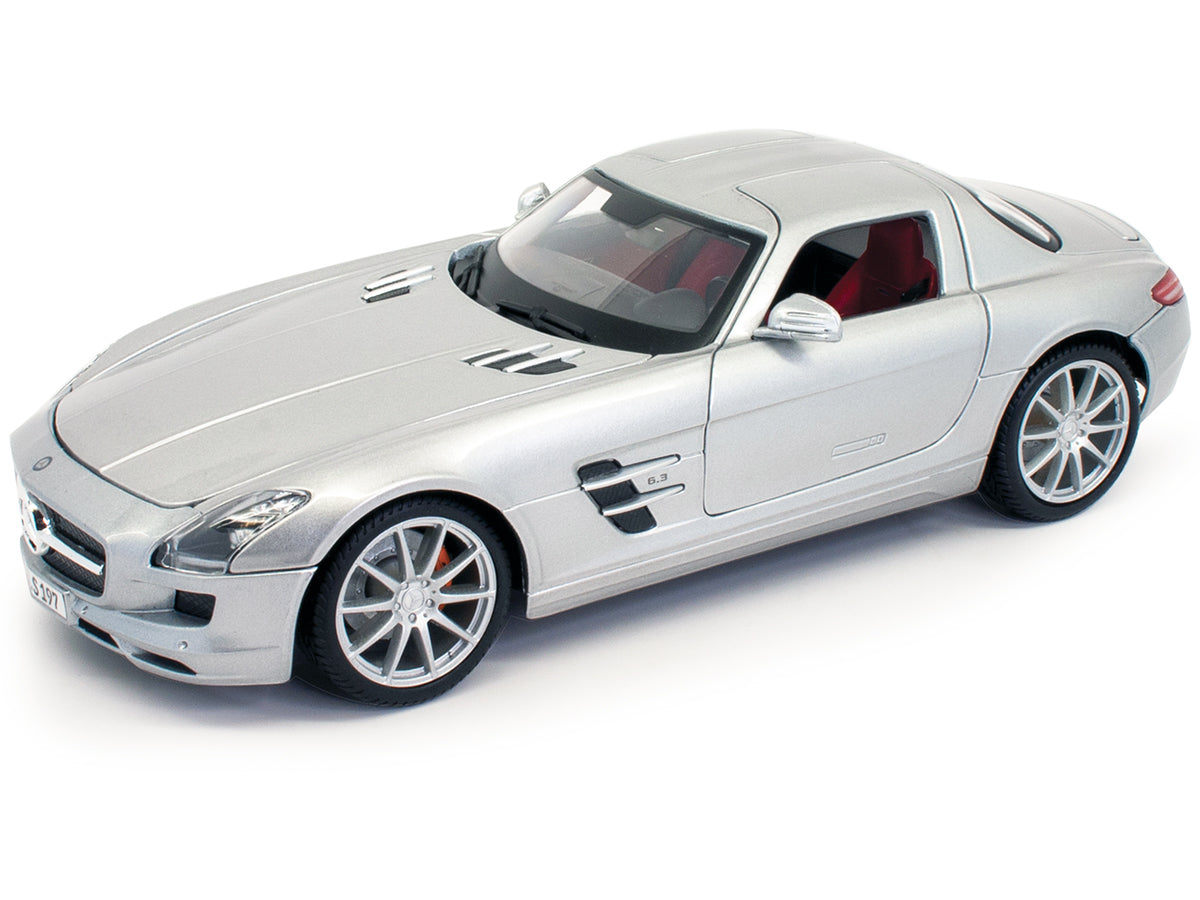 Mercedes Benz SLS AMG Gullwing Silver 1/18 Diecast Model Car by Maisto