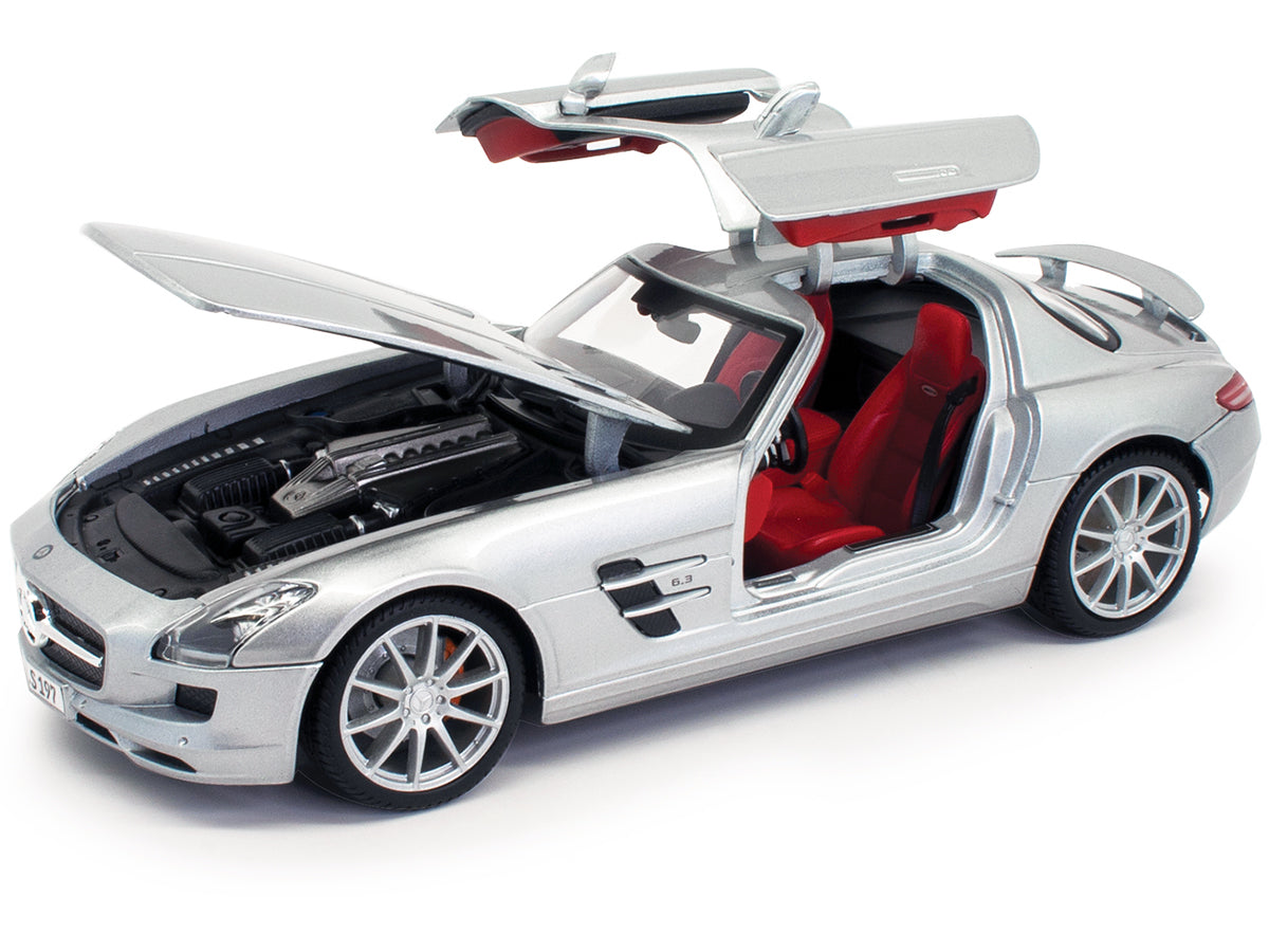 Mercedes Benz SLS AMG Gullwing Silver 1/18 Diecast Model Car by Maisto