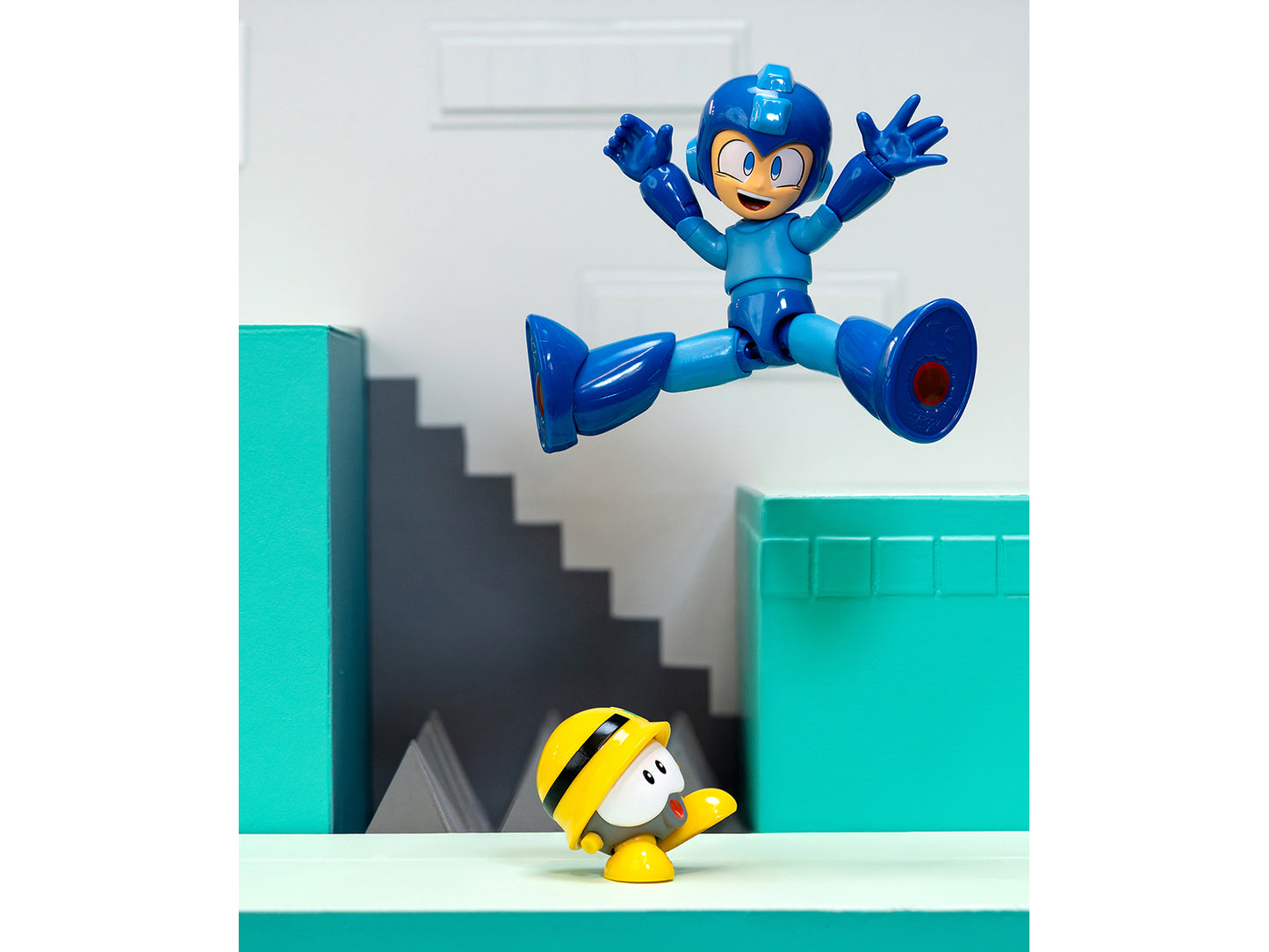 Mega Man 4.5" Moveable Figure (Deluxe Version) with Accessories and Alternate Head and Hands "Mega Man" (1987) Video Game Model by Jada-DiecastModeler.com
