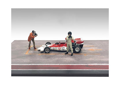 "Race Day" Two Diecast Figures Set 2 for 1/43 Scale Models by American Diorama-DiecastModeler.com