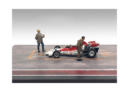 "Race Day" Two Diecast Figures Set 4 for 1/43 Scale Models by American Diorama-DiecastModeler.com