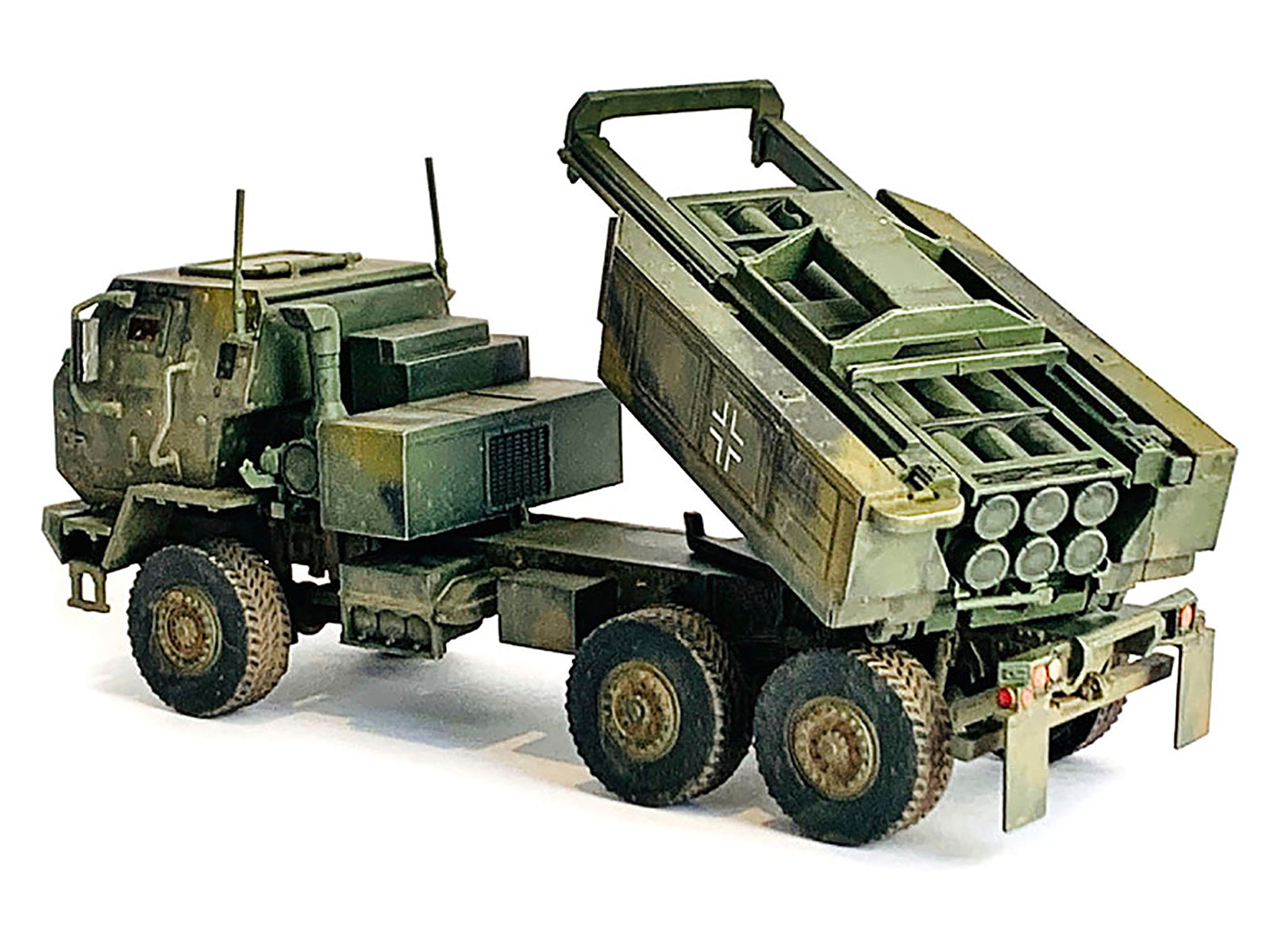 Ukraine M142 High Mobility Artillery Rocket System (HIMARS) Green Camouflage "NEO Dragon Armor" Series 1/72 Plastic Model by Dragon Models-DiecastModeler.com