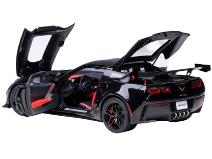 2019 Chevrolet Corvette C7 ZR1 Black with Carbon Top 1/18 Model Car by Autoart-DiecastModeler.com
