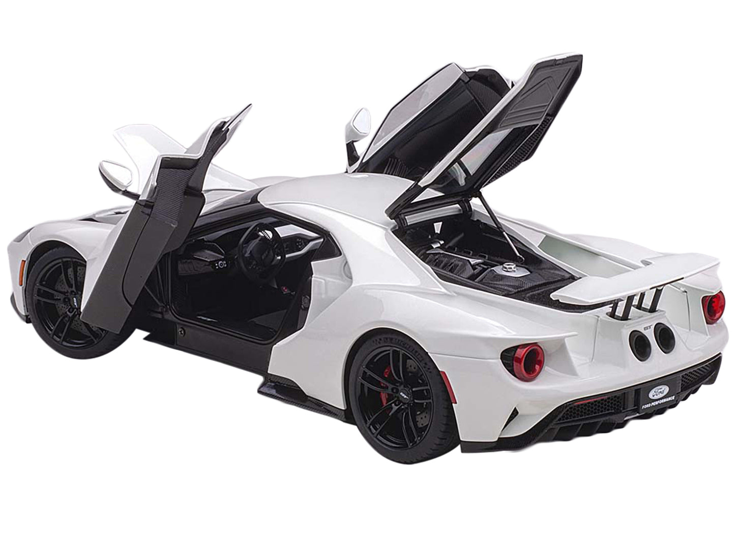 2017 Ford GT Frozen White 1/18 Model Car by Autoart-DiecastModeler.com