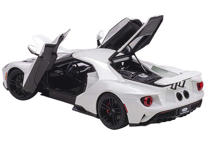 2017 Ford GT Frozen White 1/18 Model Car by Autoart-DiecastModeler.com