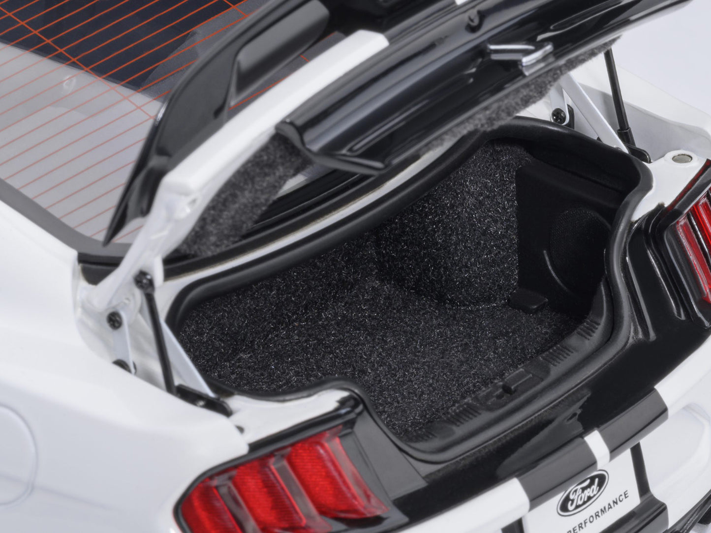 Ford Mustang Shelby GT500 Oxford White with Black Stripes 1/18 Model Car by Autoart