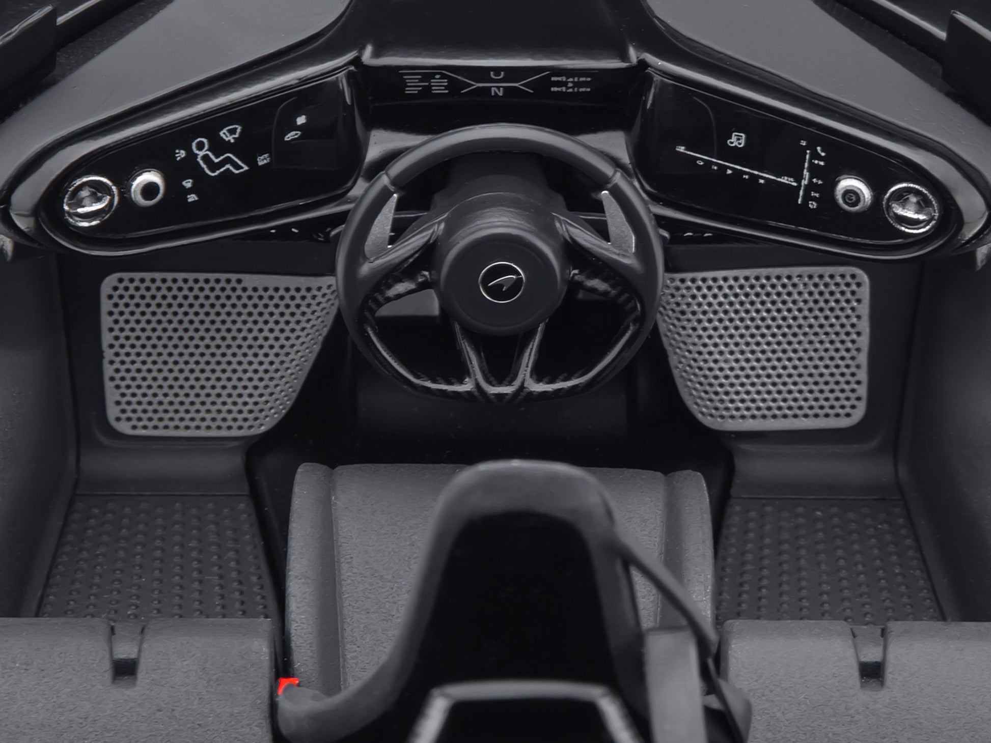 McLaren Speedtail Volcano Red Metallic with Black Top and Suitcase Accessories 1/18 Model Car by Autoart-DiecastModeler.com