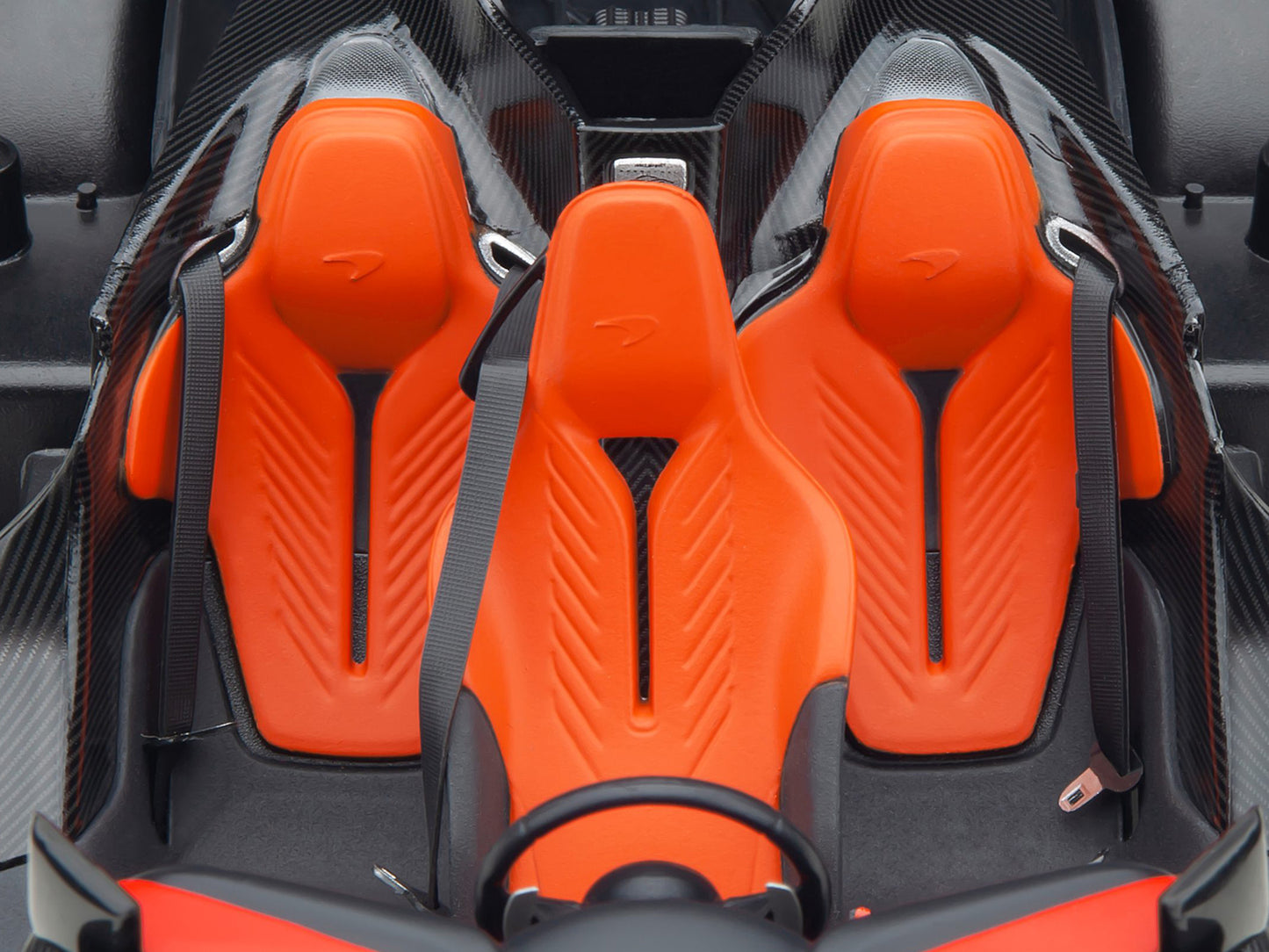 McLaren Speedtail Volcano Orange Metallic with Black Top and Suitcase Accessories 1/18 Model Car by Autoart-DiecastModeler.com