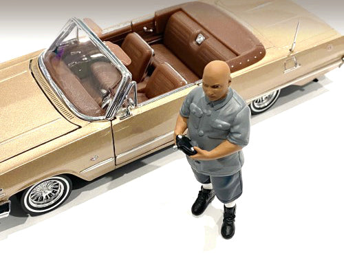 "Lowriderz" Figurine I for 1/18 Scale Models by American Diorama-DiecastModeler.com