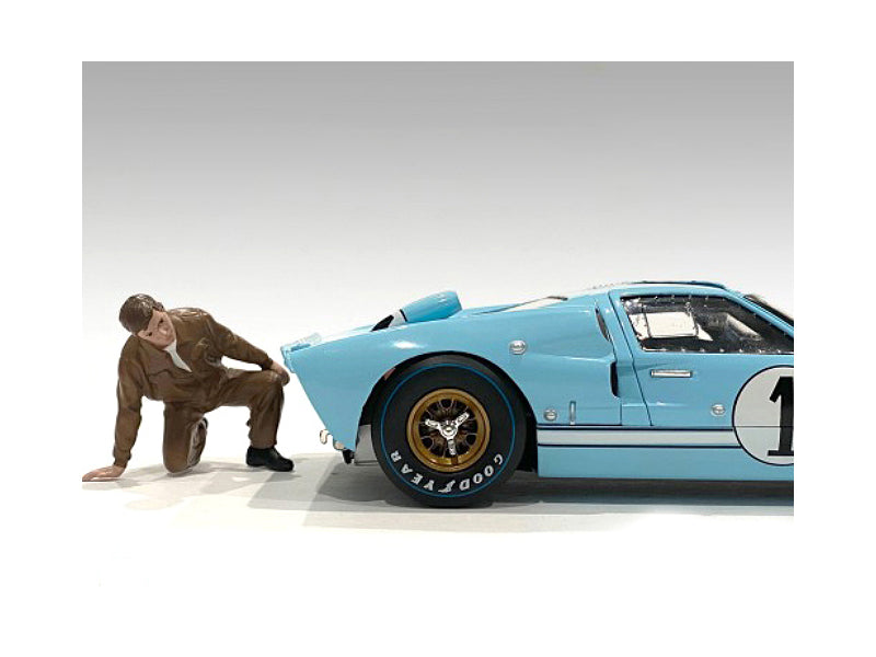 "Race Day 1" Figurine IV for 1/18 Scale Models by American Diorama-DiecastModeler.com