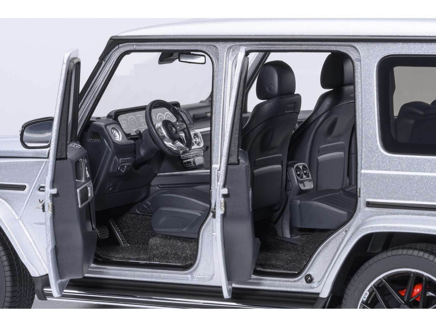 2019 Mercedes-Benz AMG G63 Iridium Silver Metallic 1/18 Model Car by Autoart