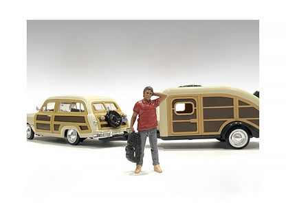 "Campers" Figure 4 for 1/24 Scale Models by American Diorama-DiecastModeler.com