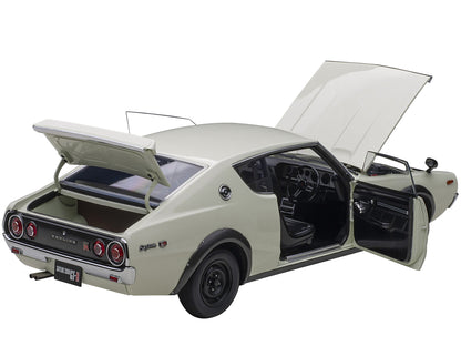 Nissan Skyline 2000GT-R (KPGC110) RHD (Right Hand Drive) White 1/18 Model Car by Autoart-DiecastModeler.com
