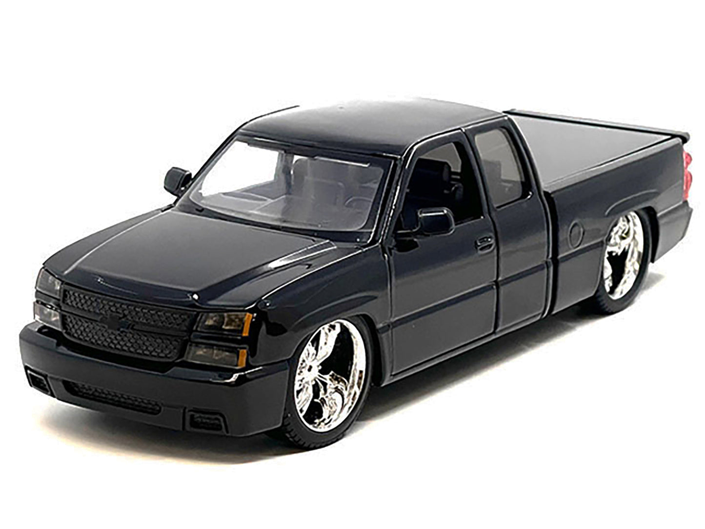 2006 Chevrolet Silverado Custom Pickup Truck Black "Die-Cast Collection" Series 1/25 Diecast Model Car by Motormax-DiecastModeler.com