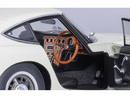 1967 Toyota 2000GT RHD (Right Hand Drive) White 1/18 Model Car by Autoart