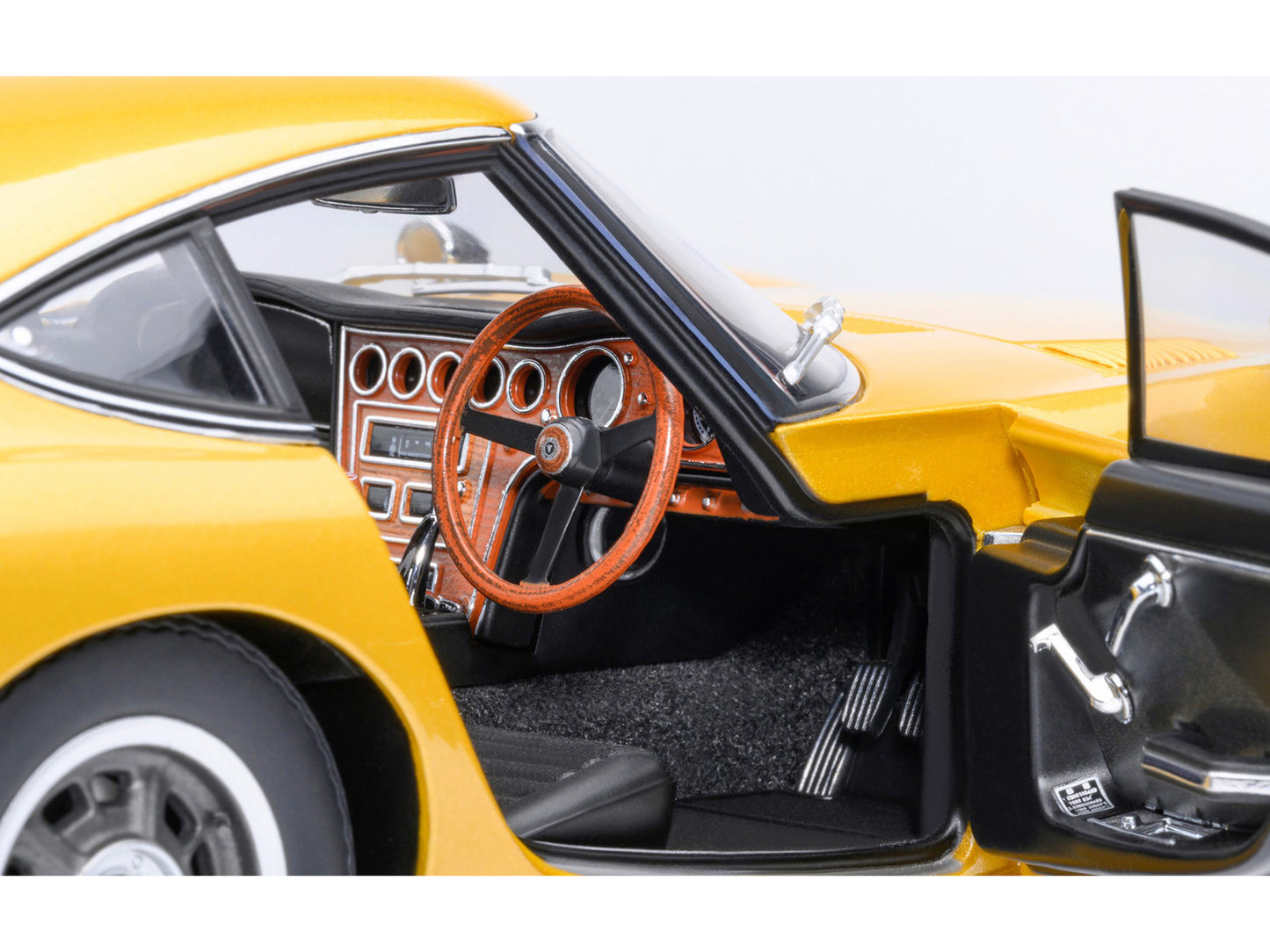 1967 Toyota 2000GT RHD (Right Hand Drive) Gold Metallic 1/18 Model Car by Autoart