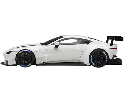 2018 Aston Martin Vantage GTE Le Mans PRO White with Carbon Accents 1/18 Model Car by Autoart-DiecastModeler.com