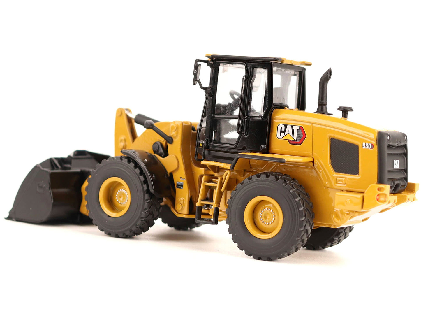 CAT Caterpillar 930 Wheel Loader with Operator Yellow "High Line" Series 1/50 Diecast Model by Diecast Masters