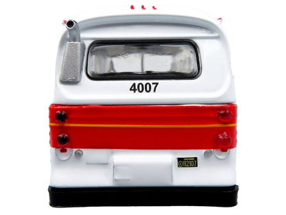 Flxible 53102 New Look Transit Bus "San Francisco MUNI - Landor Scheme" White with Red and Yellow Stripes "Vintage Bus & Motorcoach Collection" Limited Edition 1/87 (HO) Diecast Model by Iconic Replicas