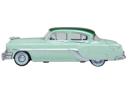 1954 Pontiac Chieftain 4 Door Shannon Green with Brookmere Green Top 1/87 (HO) Scale Diecast Model Car by Oxford Diecast