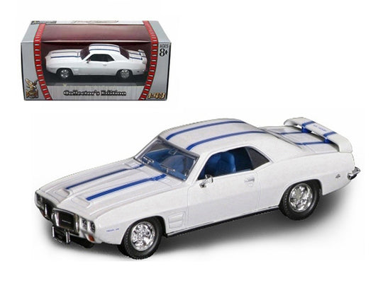 1969 Pontiac Firebird Trans Am White 1/43 Diecast Car by Road Signature-DiecastModeler.com