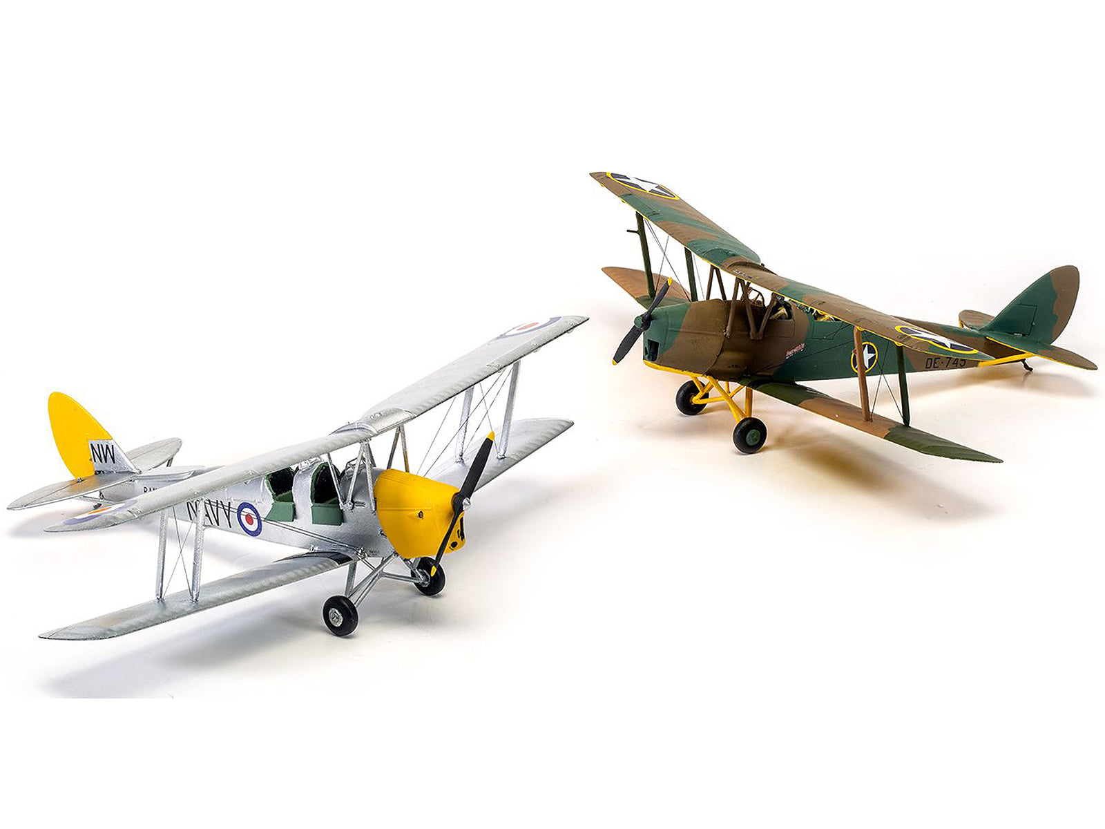 Level 2 Model Kit De Havilland Tiger Moth Aircraft with 2 Scheme Options 1/72 Plastic Model Kit by Airfix-DiecastModeler.com
