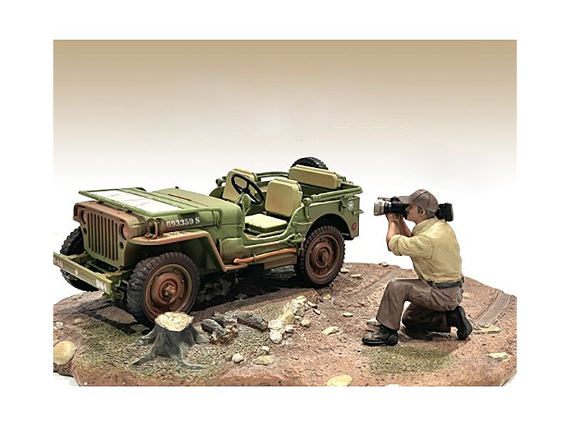 "4X4 Mechanic" Figure 7 for 1/18 Scale Models by American Diorama-DiecastModeler.com